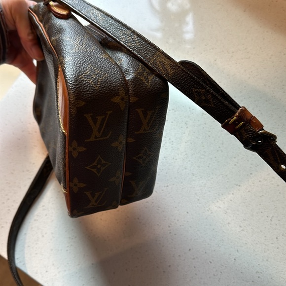 Louis Vuitton Bag - Picture 13 of 16